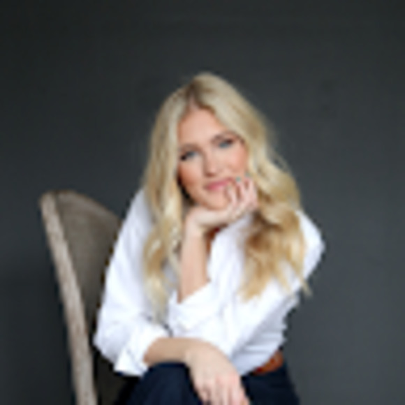 Meet your Posher, Paige - Picture 1 of 1